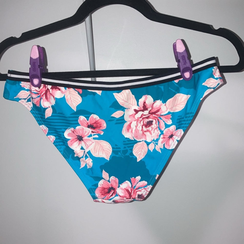 Ripzone Bikini - Picture 5 of 6